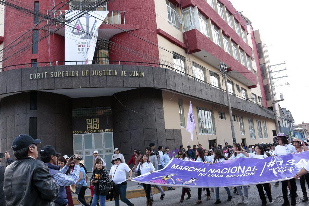 #NiUNaMenos: miles marchan en Huancayo contra la violencia hacia la mujer – PortalCentral