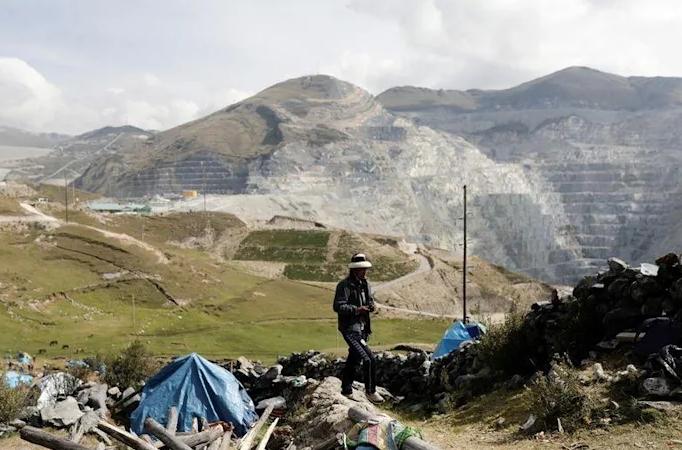 Il governo peruviano dichiara lo stato di emergenza vicino alla miniera Las Bambas di MMG, mentre lo stand-off continua