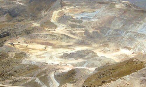 Newmont adquirirá la participación restante en una mina de oro peruana por 48 millones de dólares
