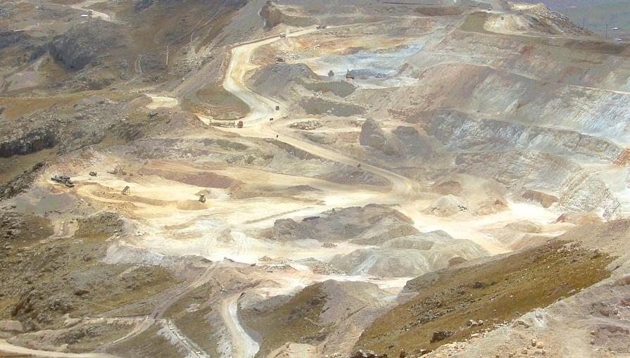 Newmont adquirirá la participación restante en una mina de oro peruana por 48 millones de dólares