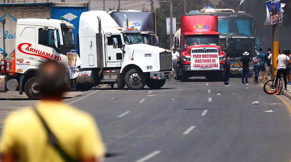 Camioneros y agricultores peruanos van a la huelga por los costes de los combustibles y los abonos