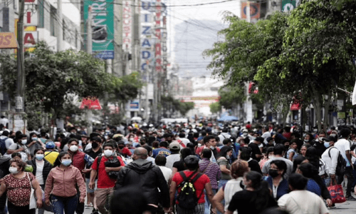 Las autoridades dijeron que se ha producido un aumento de casos en todo el país, con 11.254 y 2.188 casos registrados en Lima y Arequipa, respectivamente